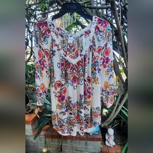 Bila floral top size M